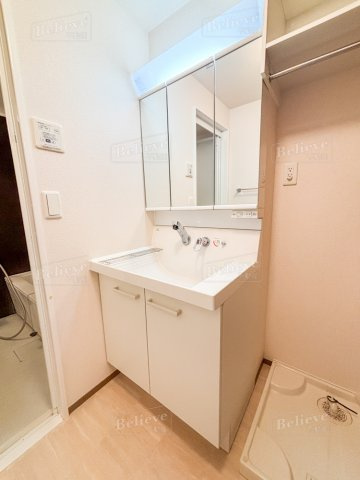 ビエント A棟の洗面所|綺麗で明るい洗面所です☆