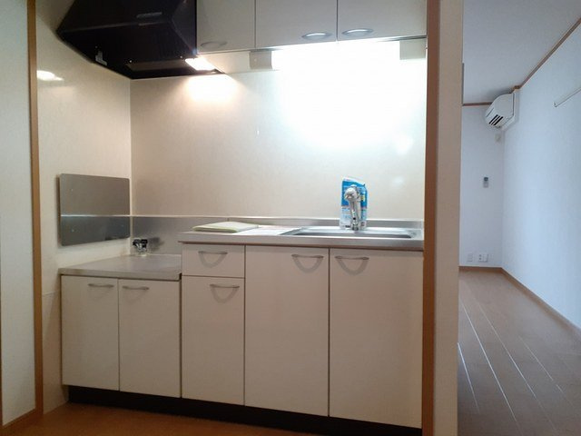 ウエスト・モンターニュＢのキッチン|お料理しやすいキッチンです