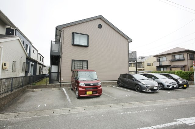 アンプルール リーブル すみれⅡの駐車場