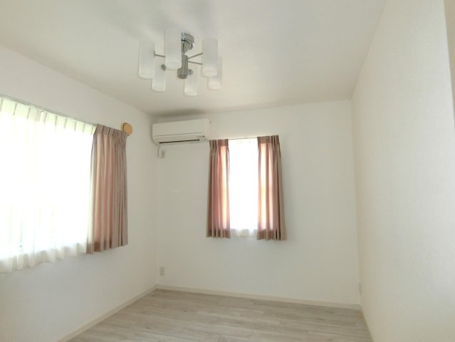 一宮10103戸建の洋室