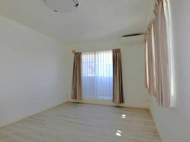 一宮10103戸建の洋室