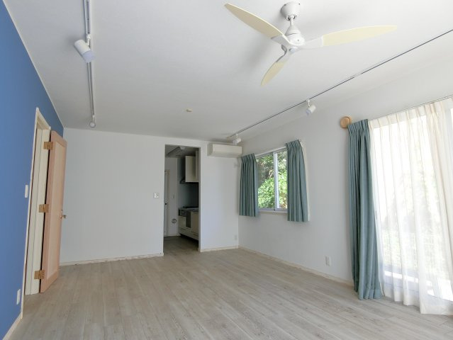 一宮10103戸建の居間・リビング