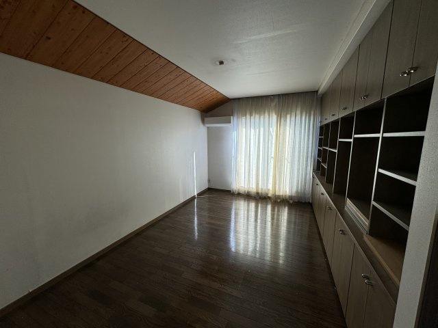 ‐三丁目不動産-　熊谷市石原の洋室