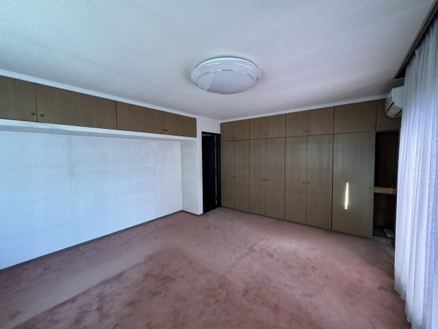 ‐三丁目不動産-　熊谷市石原の洋室