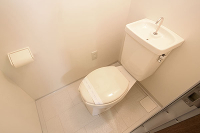 【トイレ】 | サンヴィレッジ山城 | ※同タイプの室内写真です。