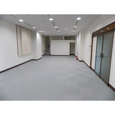 産和ビルの内装