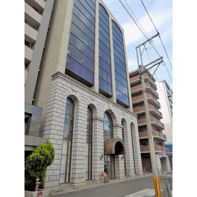 産和ビルの外観