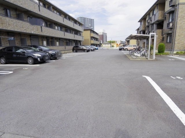 ラ　ルーナBの駐車場