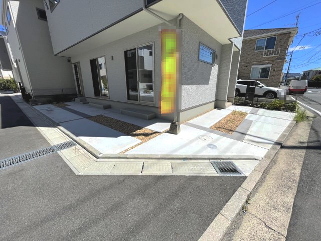 佐伯区千同一丁目　№34220の駐車場|駐車２～３台可
（車種による）