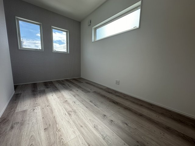 小田原市曽比　庭付き戸建の洋室