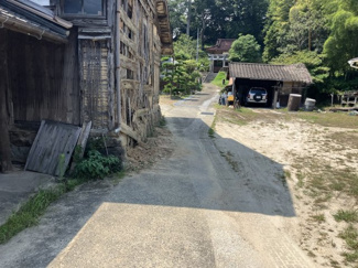 【前面道路含む現地写真】