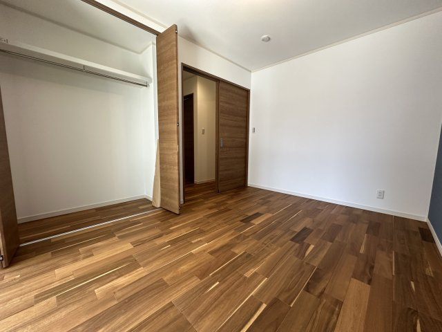 藤沢市本藤沢5丁目 戸建の洋室