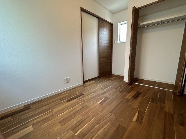 藤沢市本藤沢5丁目 戸建の洋室