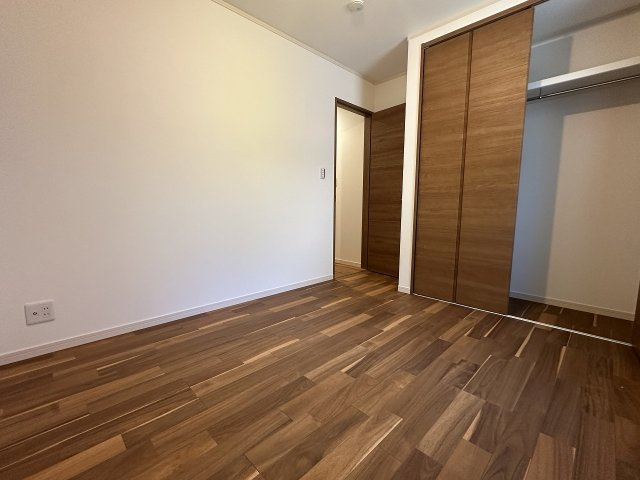 藤沢市本藤沢5丁目 戸建の洋室