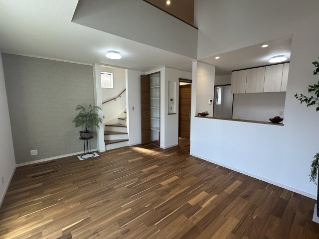 藤沢市本藤沢5丁目 戸建の居間・リビング