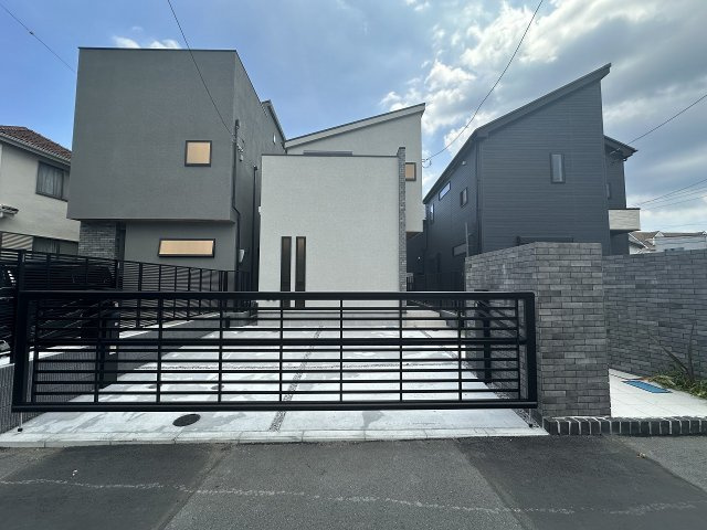 【成約】藤沢市鵠沼海岸デザイナーズハウスの外観