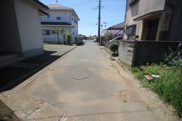 筑西市女方の前面道路含む現地写真|東側道路（2023年6月撮影）