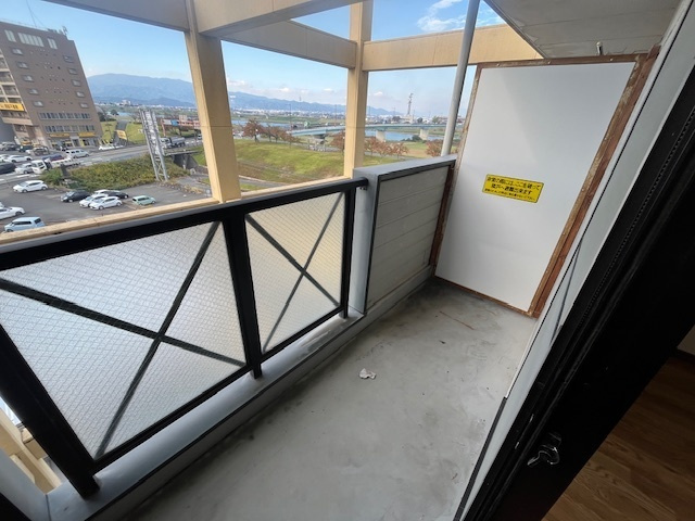 のばらビルのバルコニー|広々としたバルコニーです