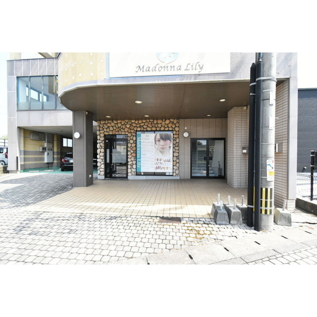 のばらビルのエントランス|落ち着いたエントランスです