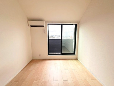 【居間・リビング】 | ヒルズ鶴川 | 6帖の洋室