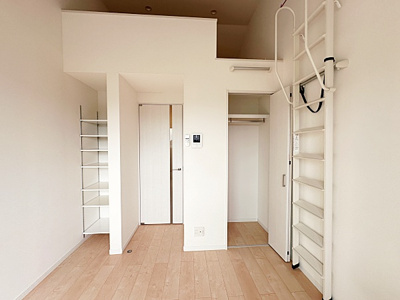 【洋室】 | ヒルズ鶴川 | 白を基調としたお部屋