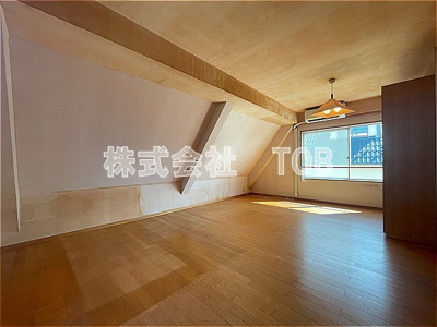 【洋室】 | 上北沢1丁目戸建-定期借家1年　再契約型- | 3F　洋室10.2帖※クリーニング完了前※