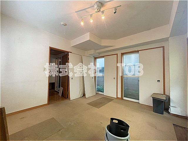 【洋室】 | 上北沢1丁目戸建-定期借家1年　再契約型- | 1F　洋室6.8帖※クリーニング完了前※