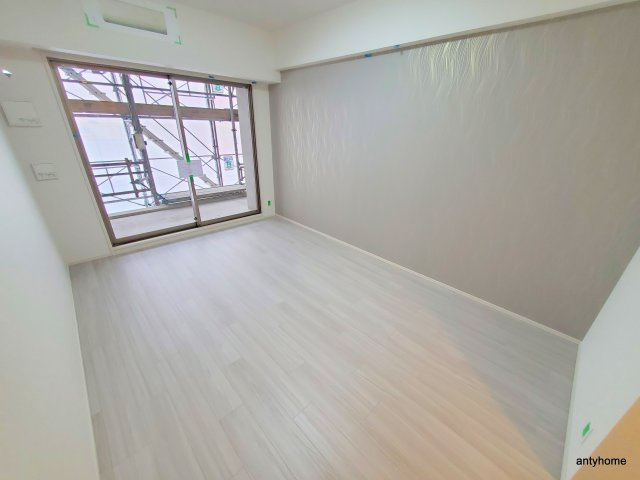 スプランディッド十三本町 仲介手数料無料の居間・リビング