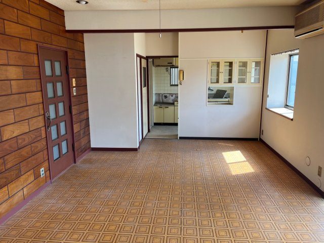 里庄町里見1売物件の居間・リビング