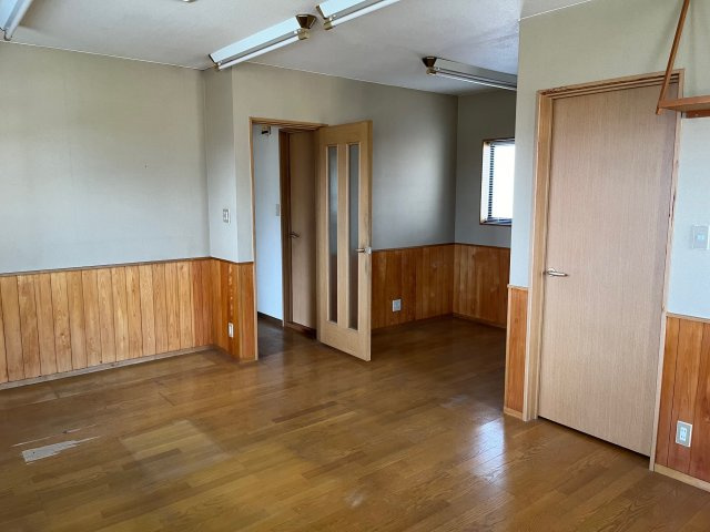 里庄町里見1売物件の洋室