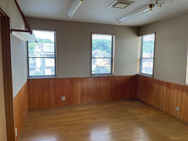 里庄町里見1売物件の洋室