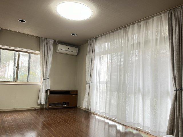 「池田市戸建セキスイハウスの家」畑1丁目中古戸建の洋室|広々とした洋室です 1階　8.0帖