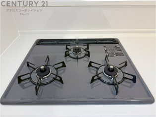 多数の調理器具を同時に使用でき、料理の効率化が可能。省エネで節約になり、様々な料理スタイルに適応できます。また、火力調整が独立しており、手入れや掃除もしやすく、今よりもっとお料理が楽しくなるかも。
