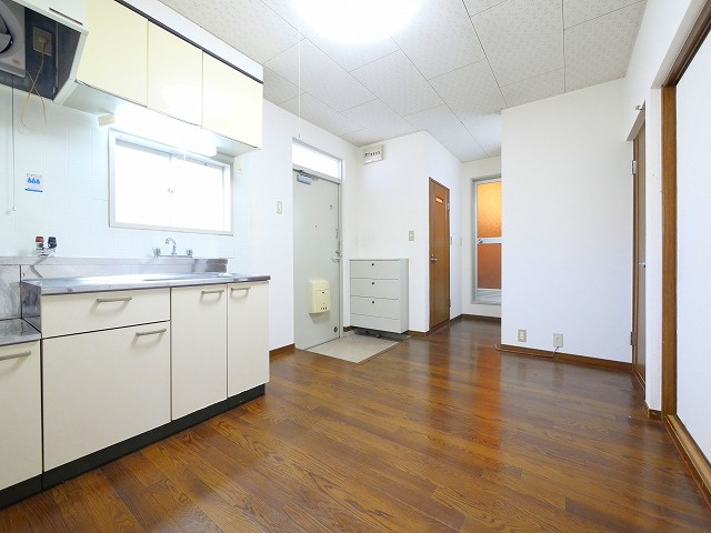 ラブリーハイツの居間・リビング