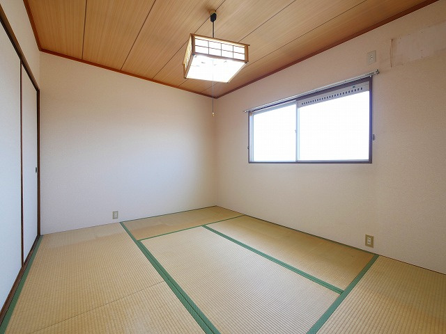 ラブリーハイツの和室