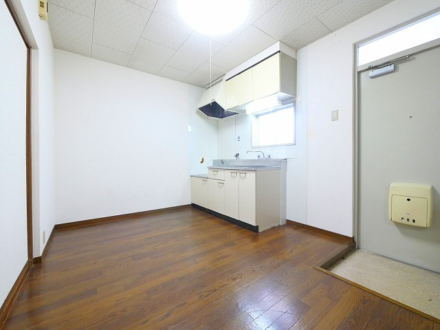 ラブリーハイツの居間・リビング