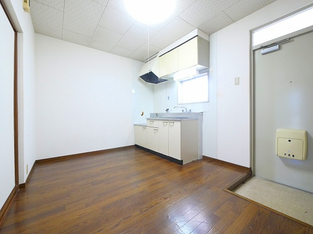 ラブリーハイツの居間・リビング