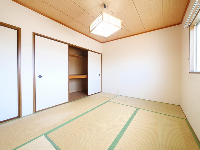 ラブリーハイツの寝室