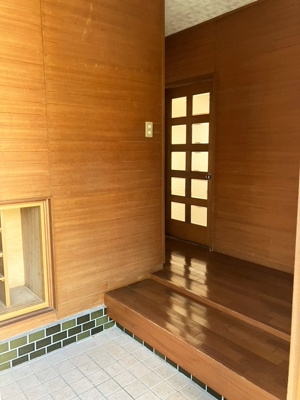 【玄関】 | 日野岡西町一戸建