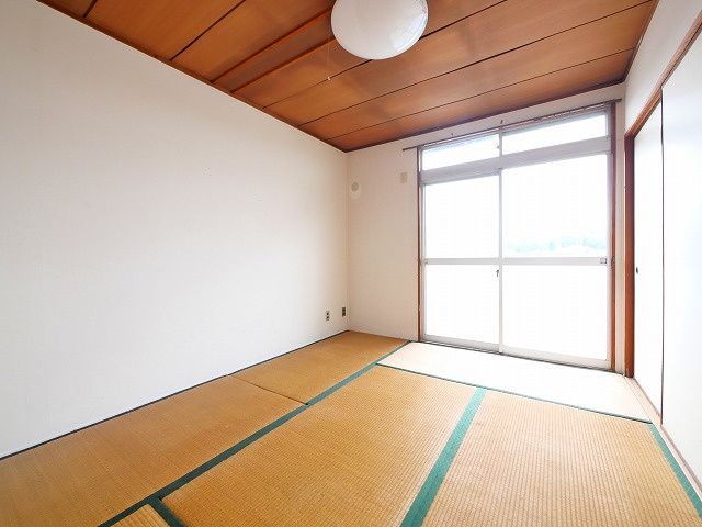 鳩マンションの和室