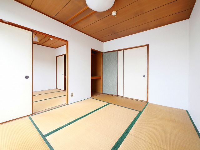 鳩マンションの和室