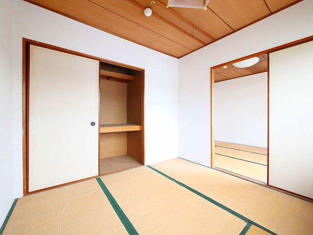 鳩マンションの和室