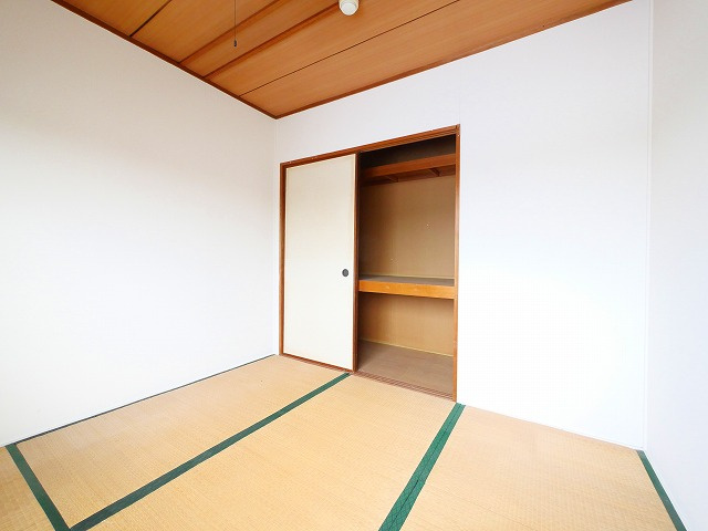 鳩マンションの和室