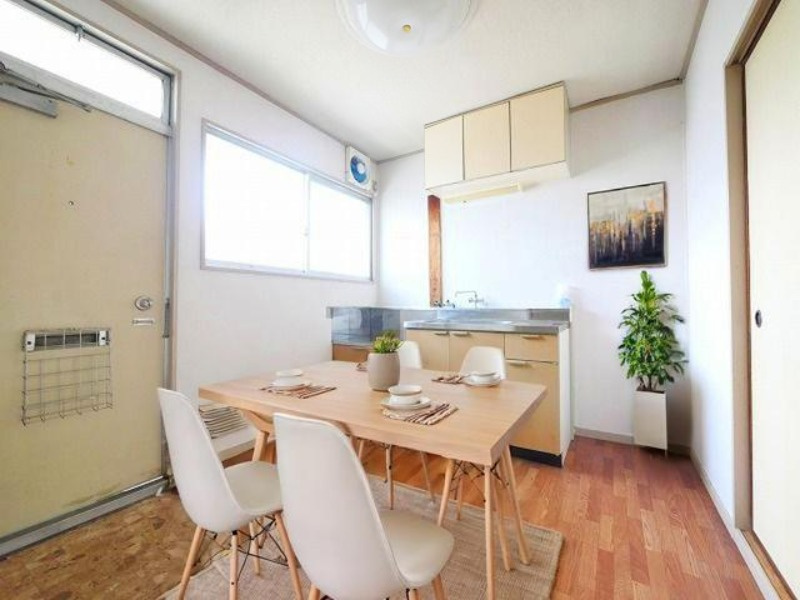 鳩マンションの居間・リビング|こちらの居間で趣味の時間をお楽しみください
