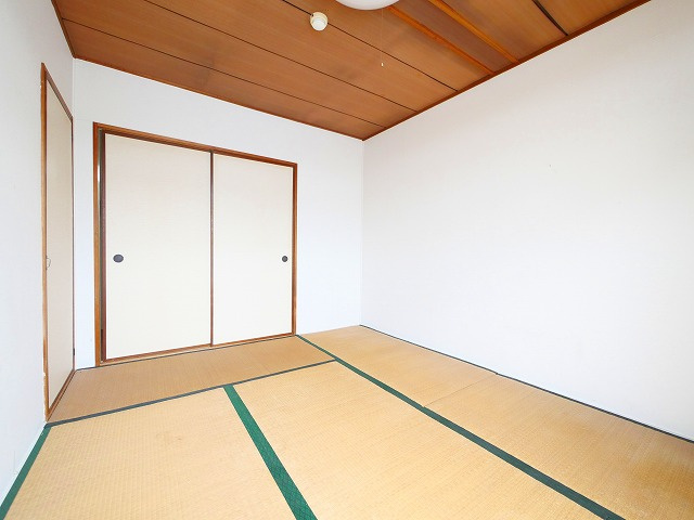 鳩マンションの和室