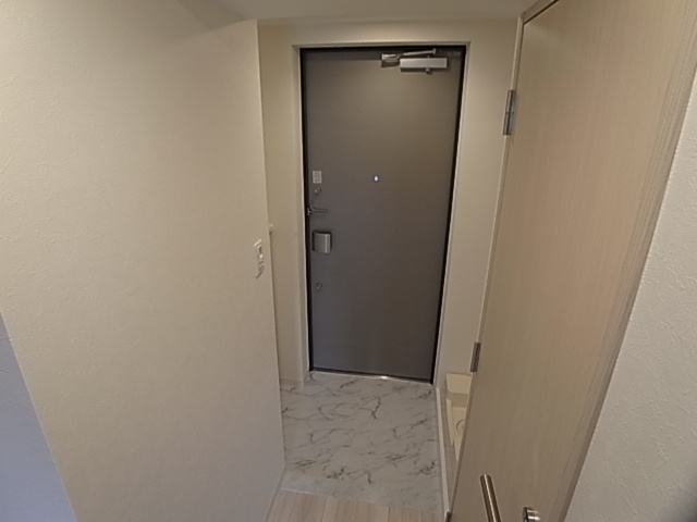 神戸市兵庫区湊町４丁目の賃貸マンションの玄関|シューズボックス付き