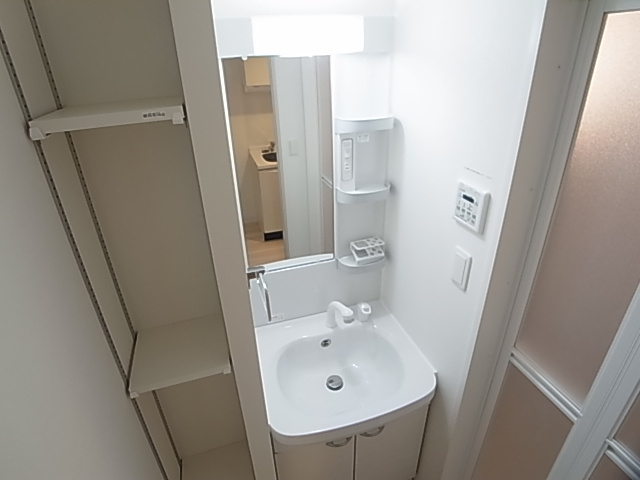 神戸市兵庫区湊町４丁目の賃貸マンションの洗面所