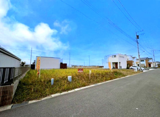 【外観】 | グランファミーロ金田西　土地　袖ヶ浦駅 | 【金田西　約88坪！】
木更津市金田西の土地は、約88坪あり間取りの自由度良好です！
都内へのアクセスが良好なエリアとなっておりますので、都内にお勤めの方おすすめです！
建物の配置を考えやすい整形地！
