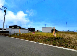 【外観】 | グランファミーロ金田西　土地　袖ヶ浦駅 | 【金田西　約88坪！】
木更津市金田西の土地は、約88坪あり間取りの自由度良好です！
都内へのアクセスが良好なエリアとなっておりますので、都内にお勤めの方おすすめです！
建物の配置を考えやすい整形地！