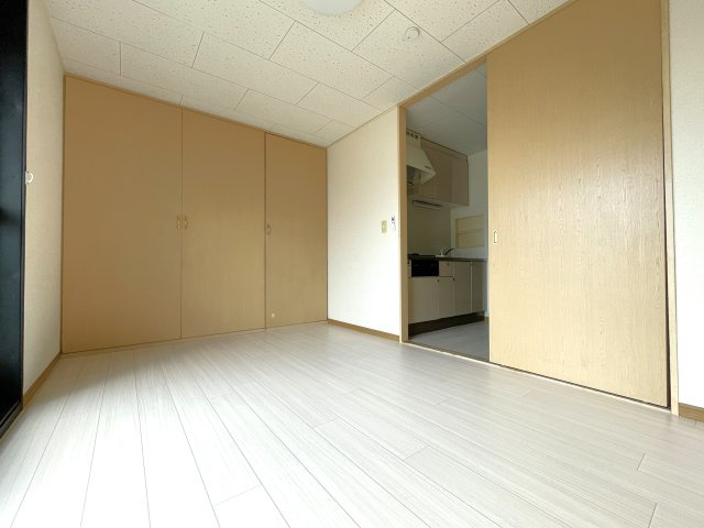 イーストガーデンの洋室